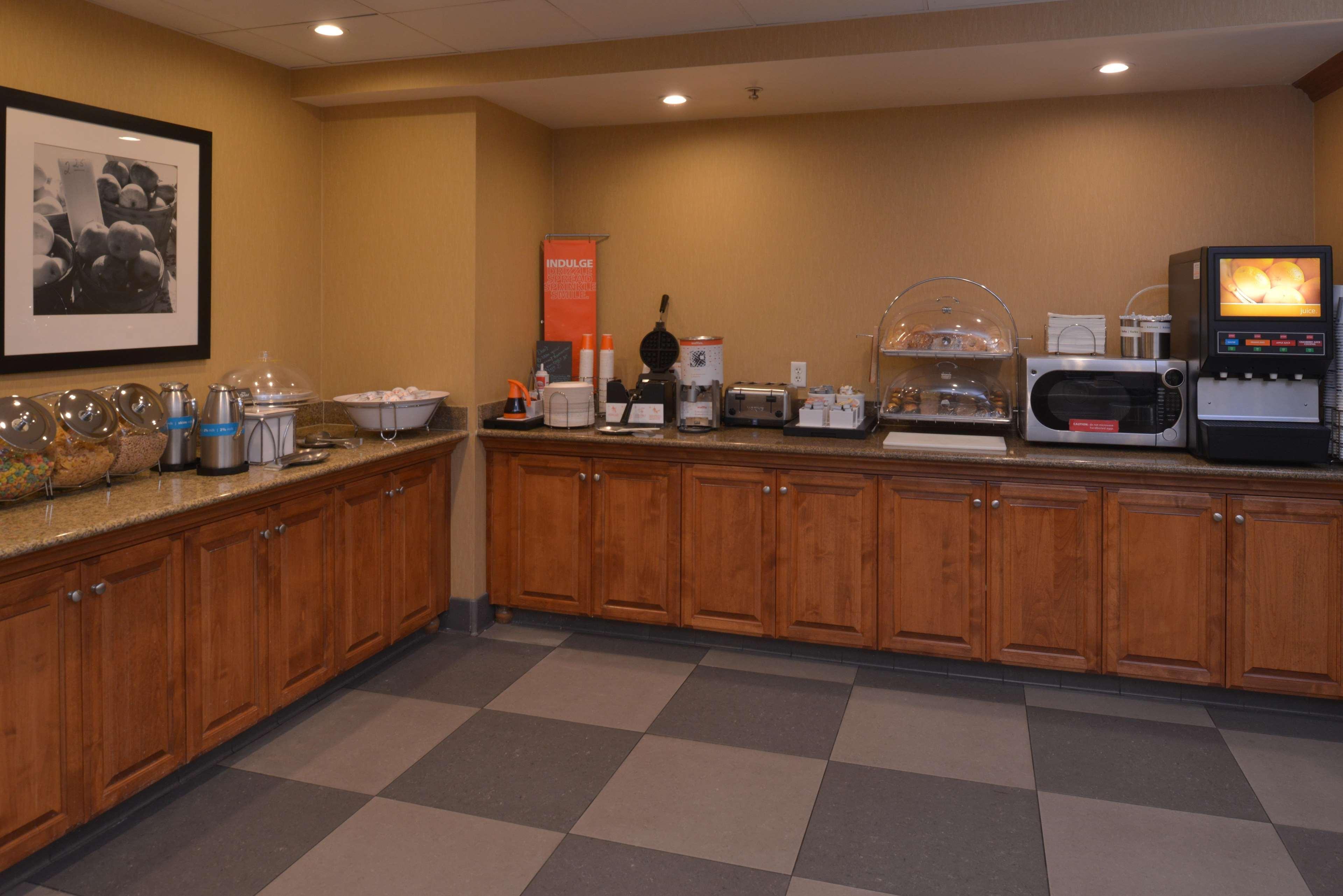 Hampton Inn And Suites Bakersfield North-Airport Экстерьер фото