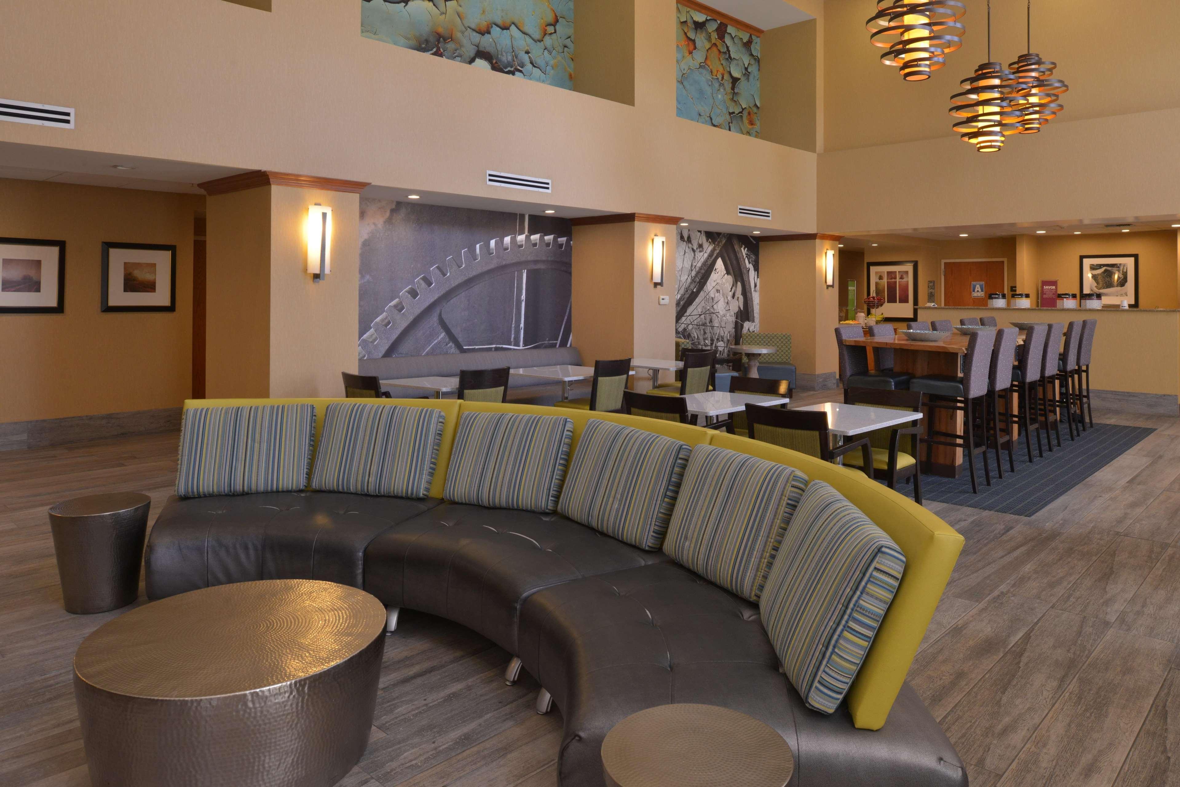 Hampton Inn And Suites Bakersfield North-Airport Экстерьер фото