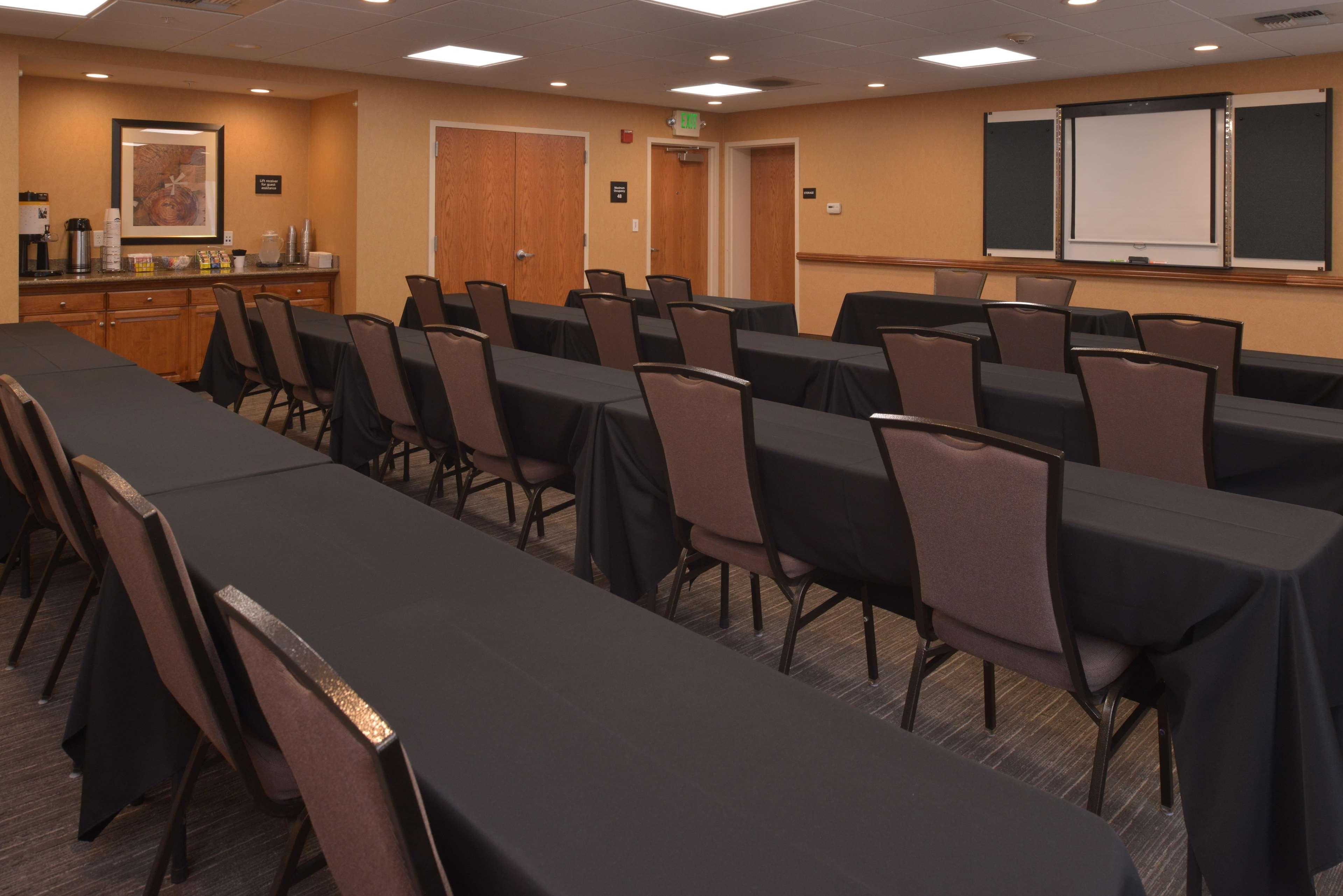 Hampton Inn And Suites Bakersfield North-Airport Экстерьер фото
