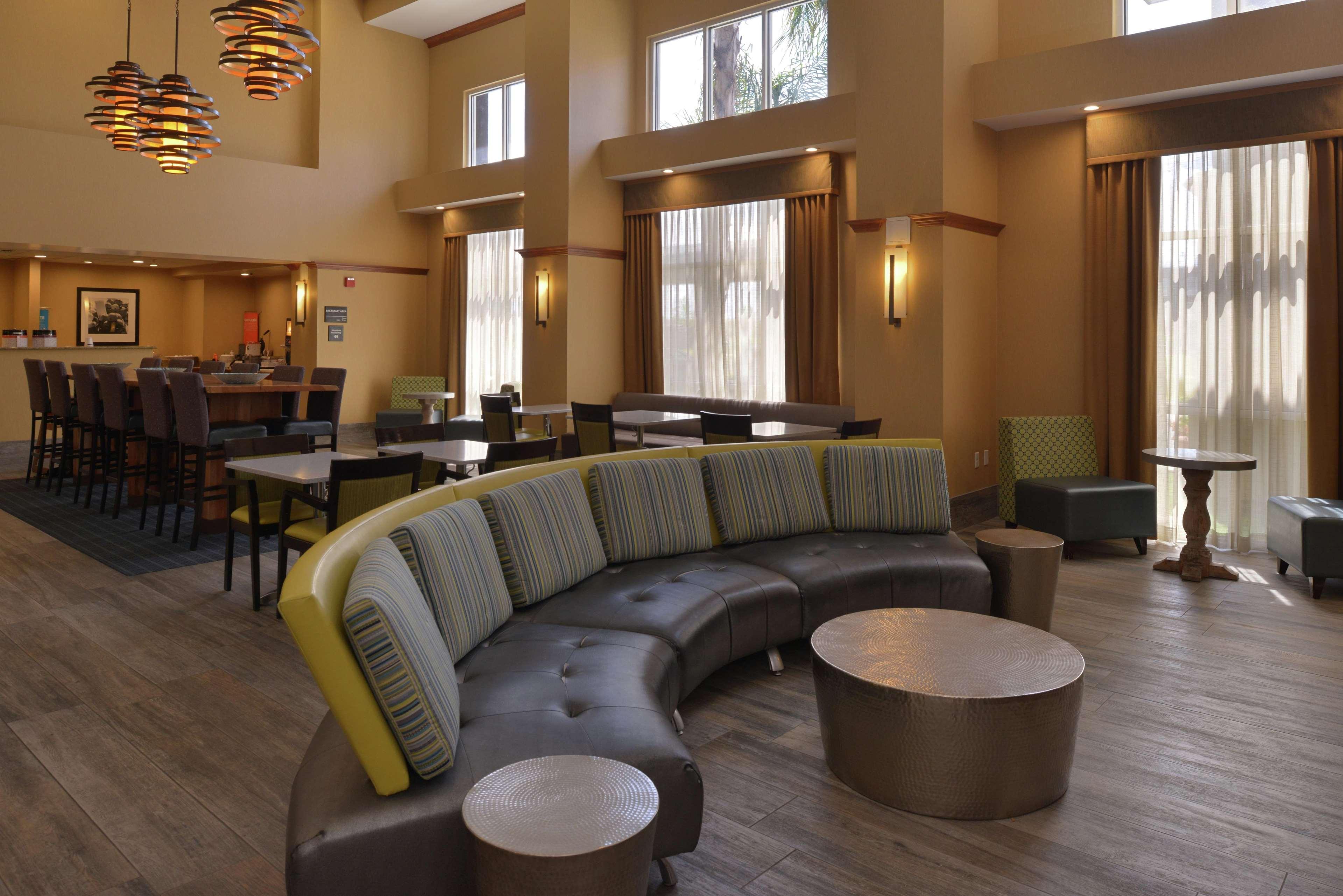 Hampton Inn And Suites Bakersfield North-Airport Экстерьер фото