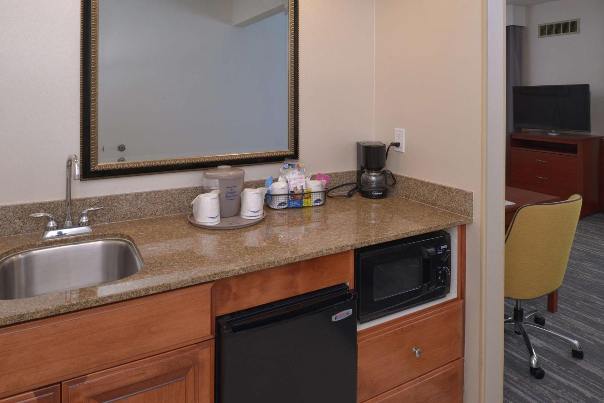 Hampton Inn And Suites Bakersfield North-Airport Экстерьер фото